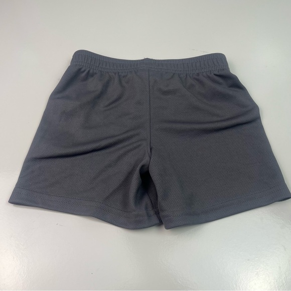 Boys Under Armour Grey Red Shorts Sz 2T NWT - Picture 3 of 5